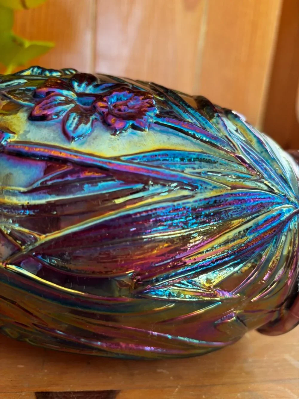 Vintage Fenton Amethyst Carnival Glass Daffodil Vase 8